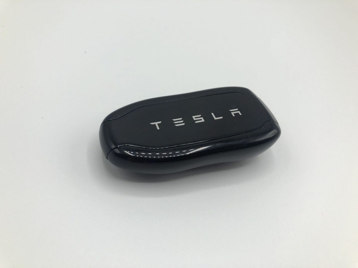 KUNIO Keyless Schlüsselhülle Passt für Tesla Model 3 Model Y Keycard Passt  für Tesla Schlüsselkarte Schutz Metallgehäuse Schlüsselcover  Schlüsselanhänger A Schwarz: : Elektronik & Foto